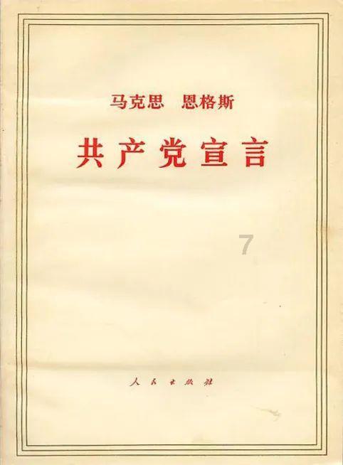 小姐姐吃炸鸡柳螃蟹配啤酒，这也太爽了吧，生活真滋润游戏画面